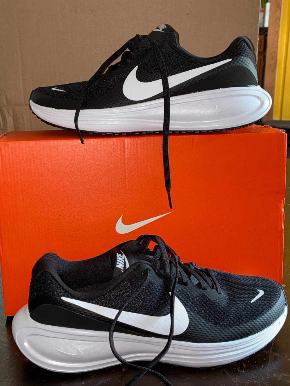 NIKE I Women’s Running Sneakers I Black & White I Sz 10 I NIB